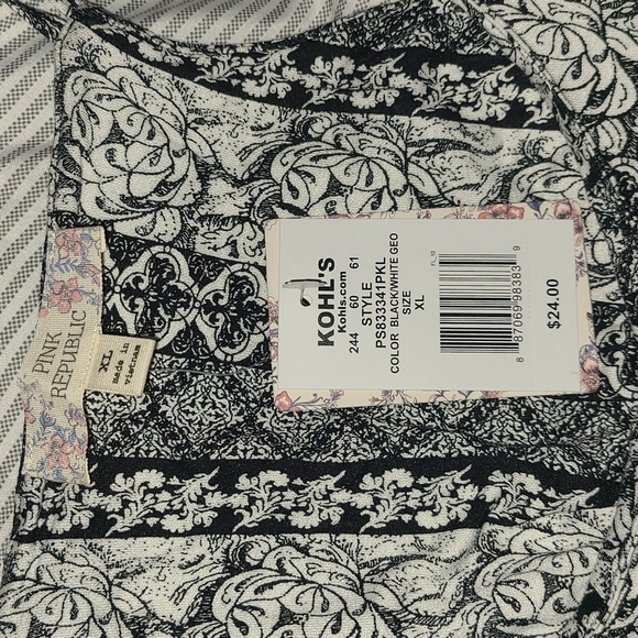 NWT Pink Republic Floral Tank Top Size XL - Picture 3 of 3